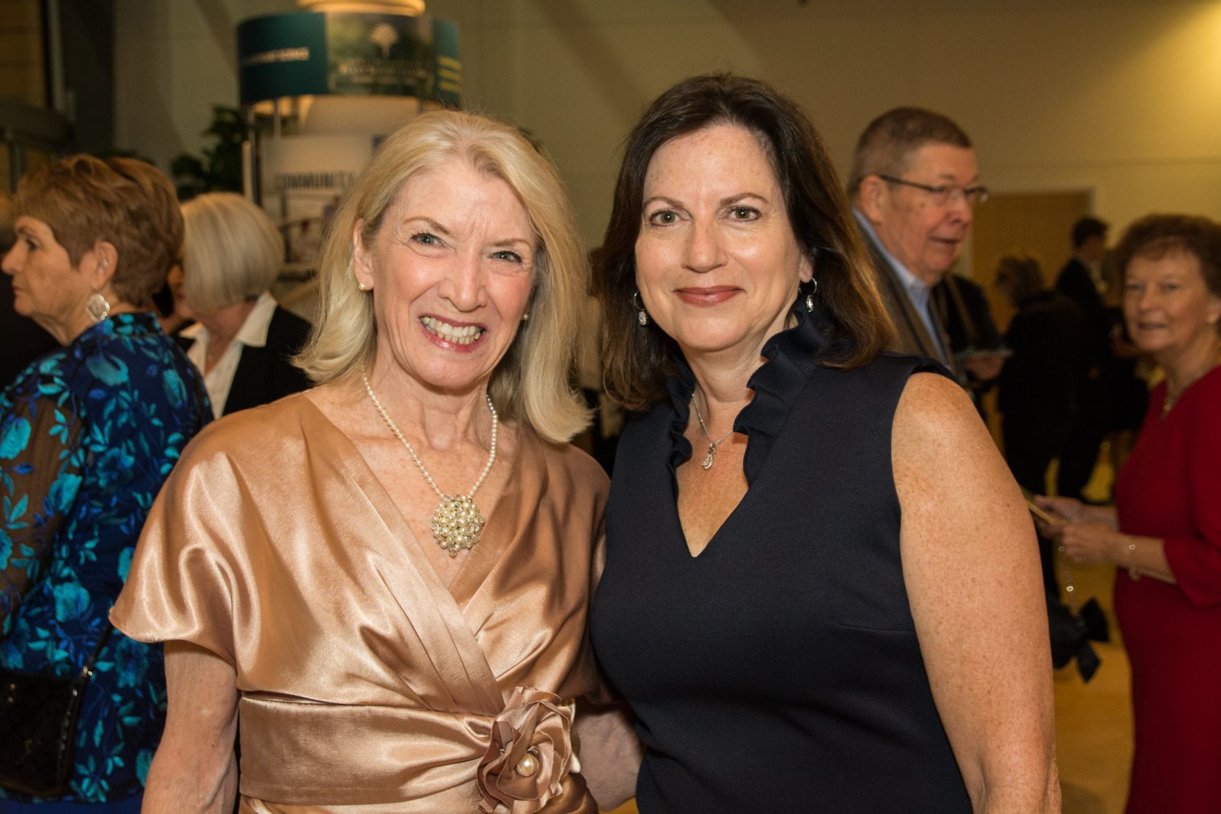 Diana Stewart, Sandy Thal